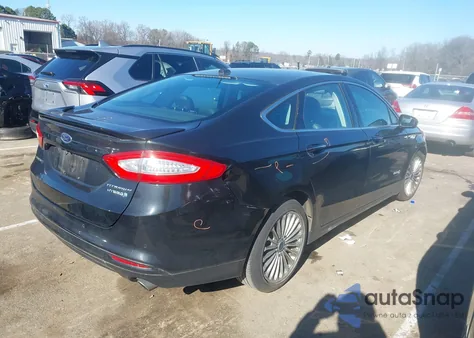 2013 Ford Fusion Hybrid Titanium z USA, uszkodzony, nr VIN 3FA6P0RU4DR382329